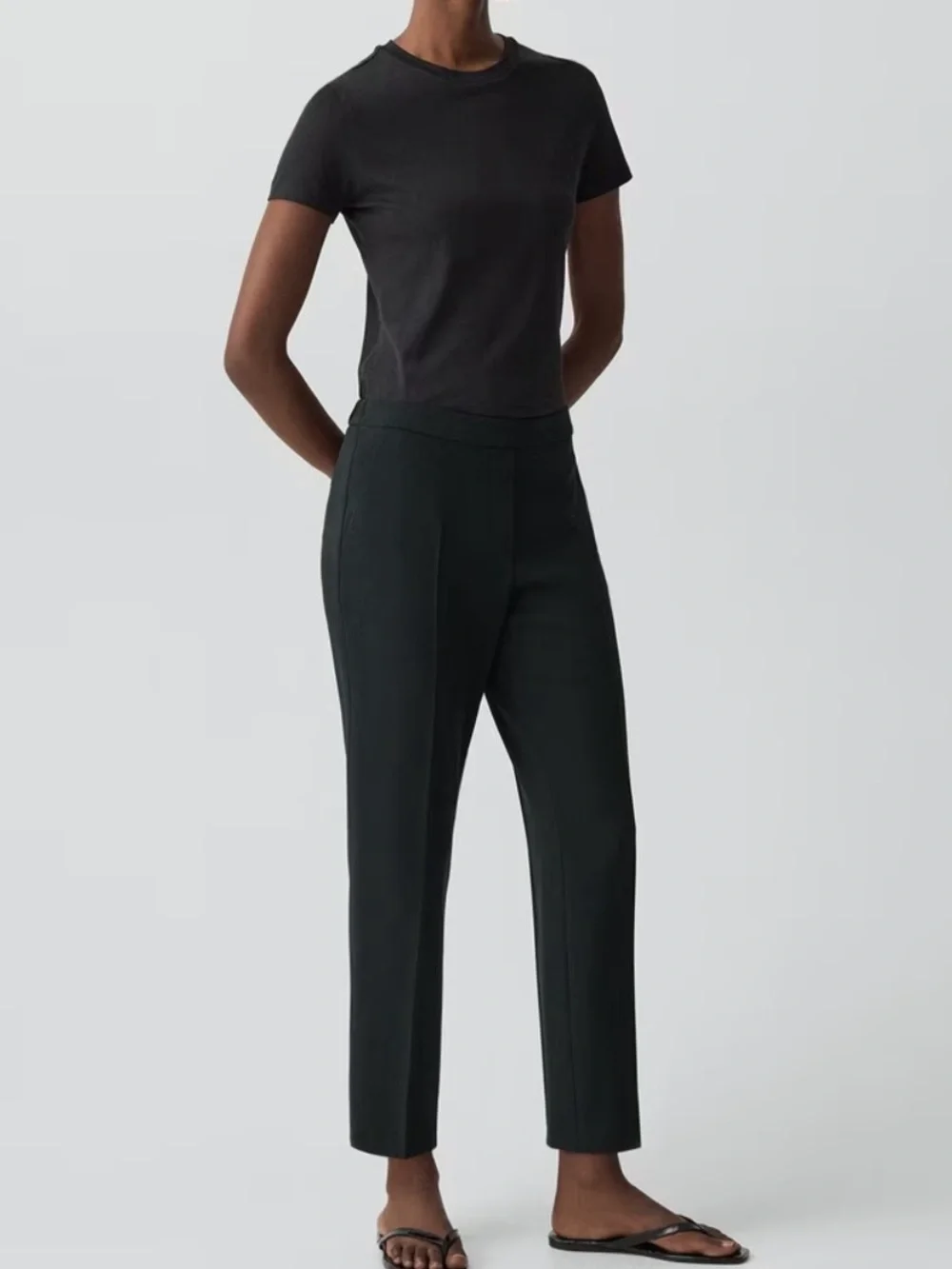 Theory Admiral Crepe Treeca Pull-On Pant, Black, 2